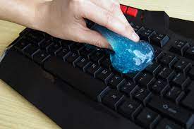 Aprenda Como Limpar seu teclado com Segurança. Gel removedor de sujeira
